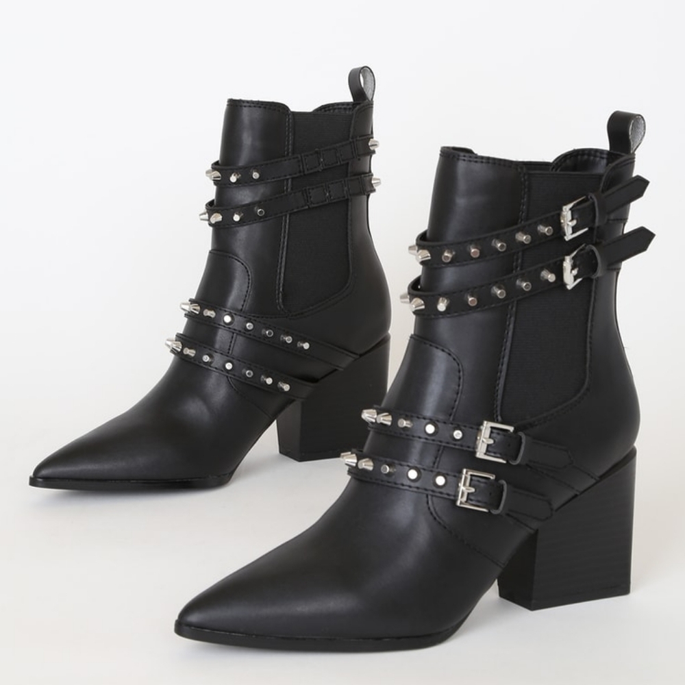 Kendall & Kylie Black Leather studded ankle boots size 6